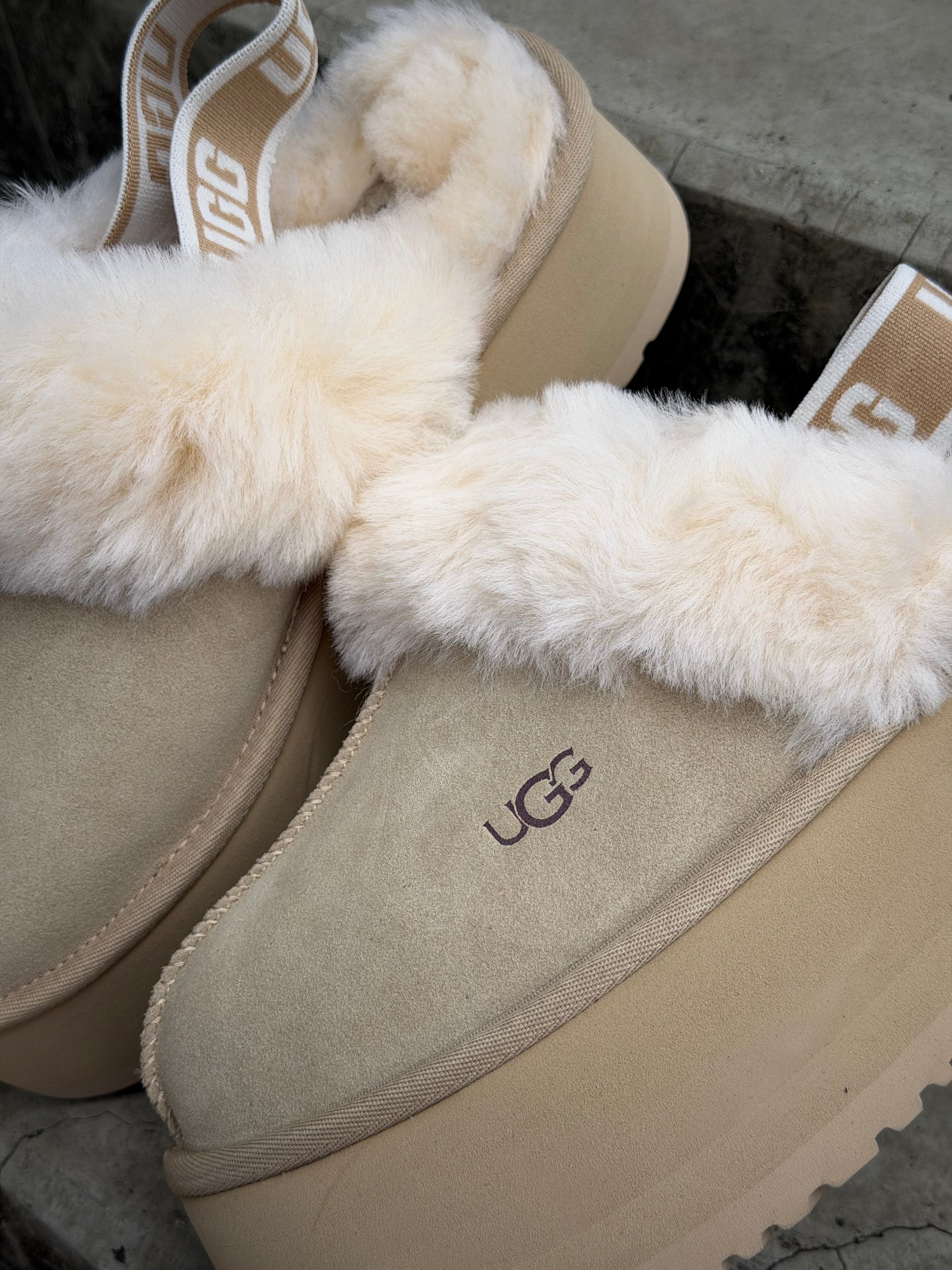 UGG