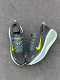 Nike Vomero Plus