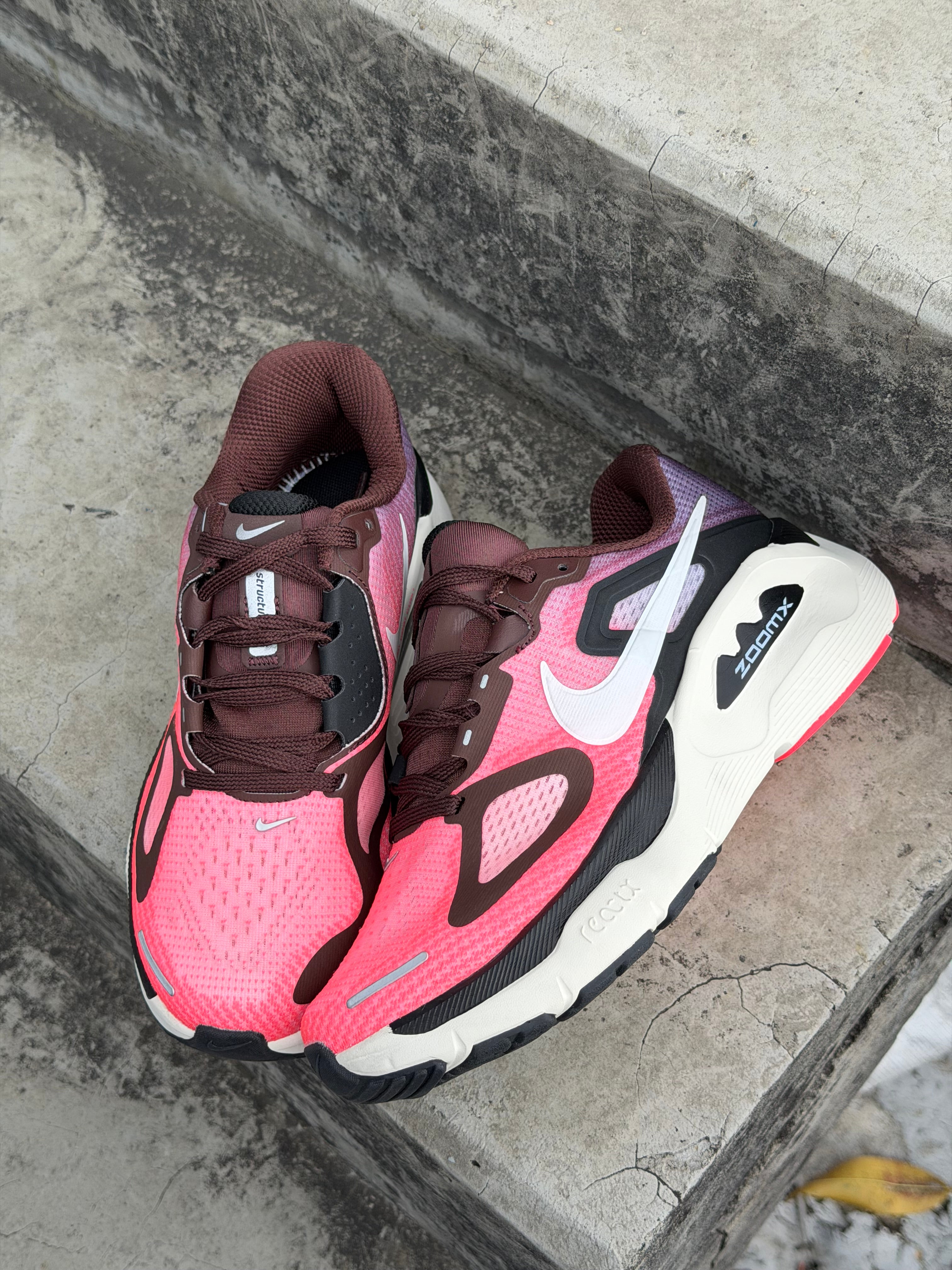 Nike Structure Plus