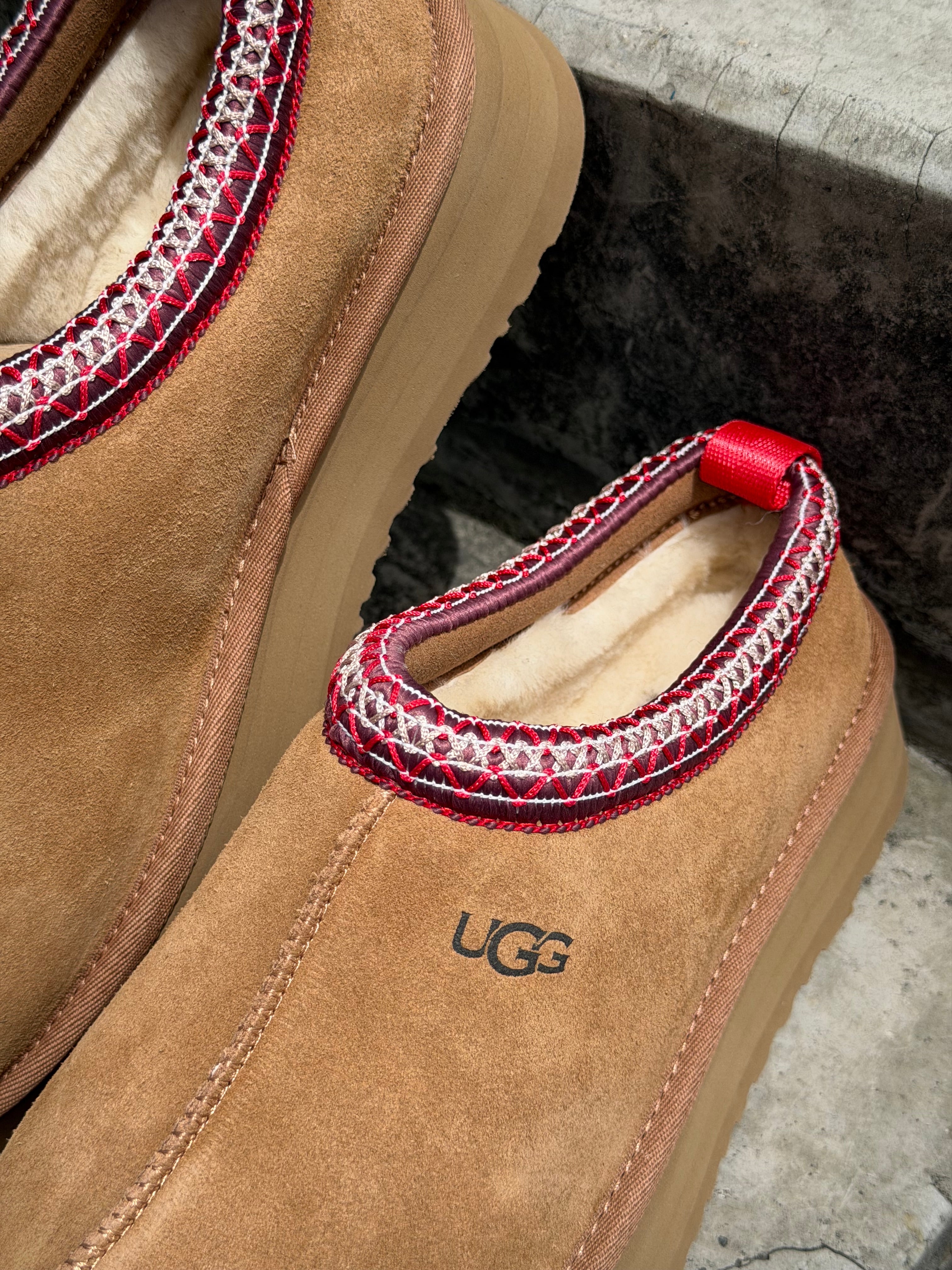 UGG