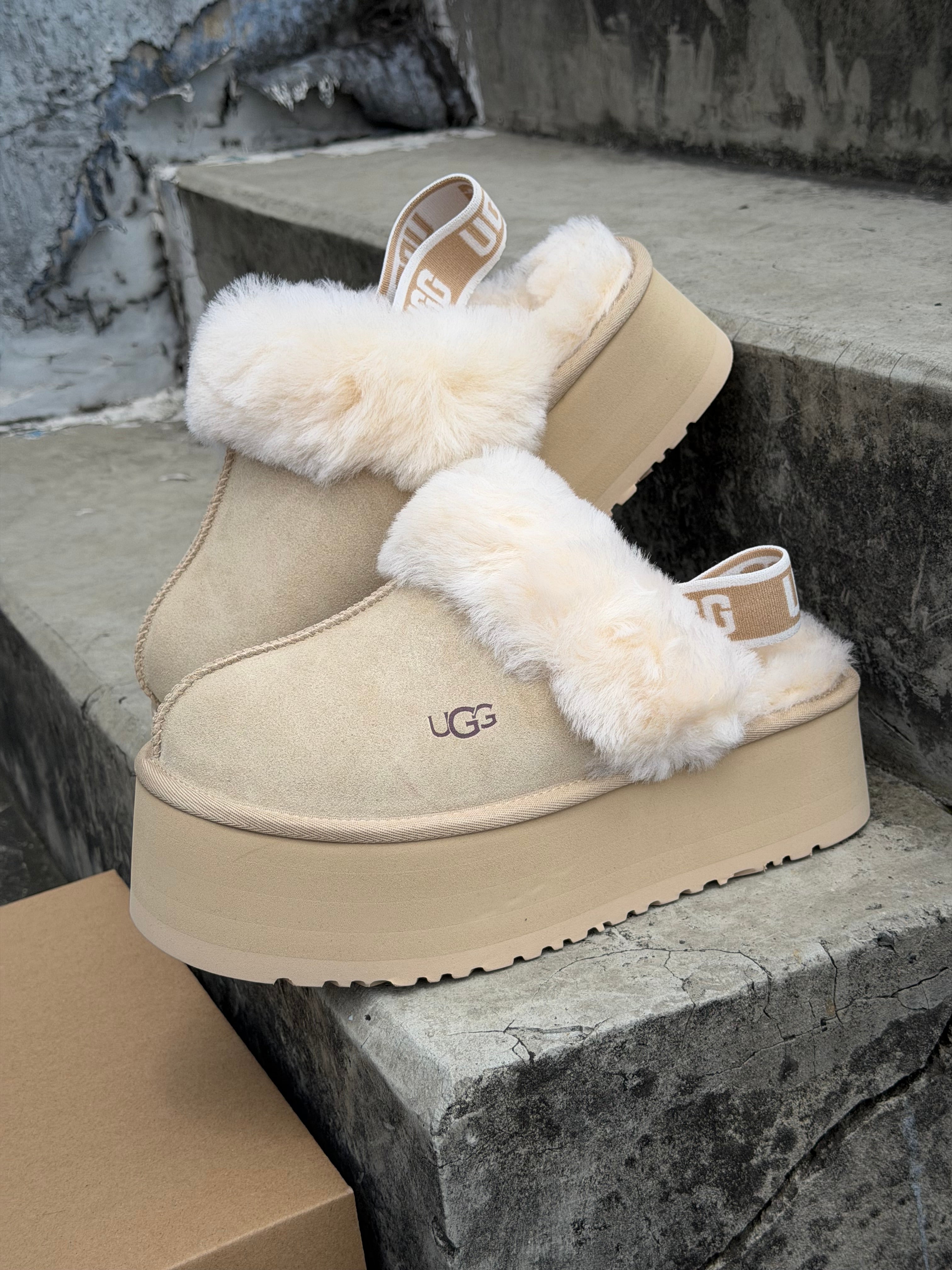 UGG
