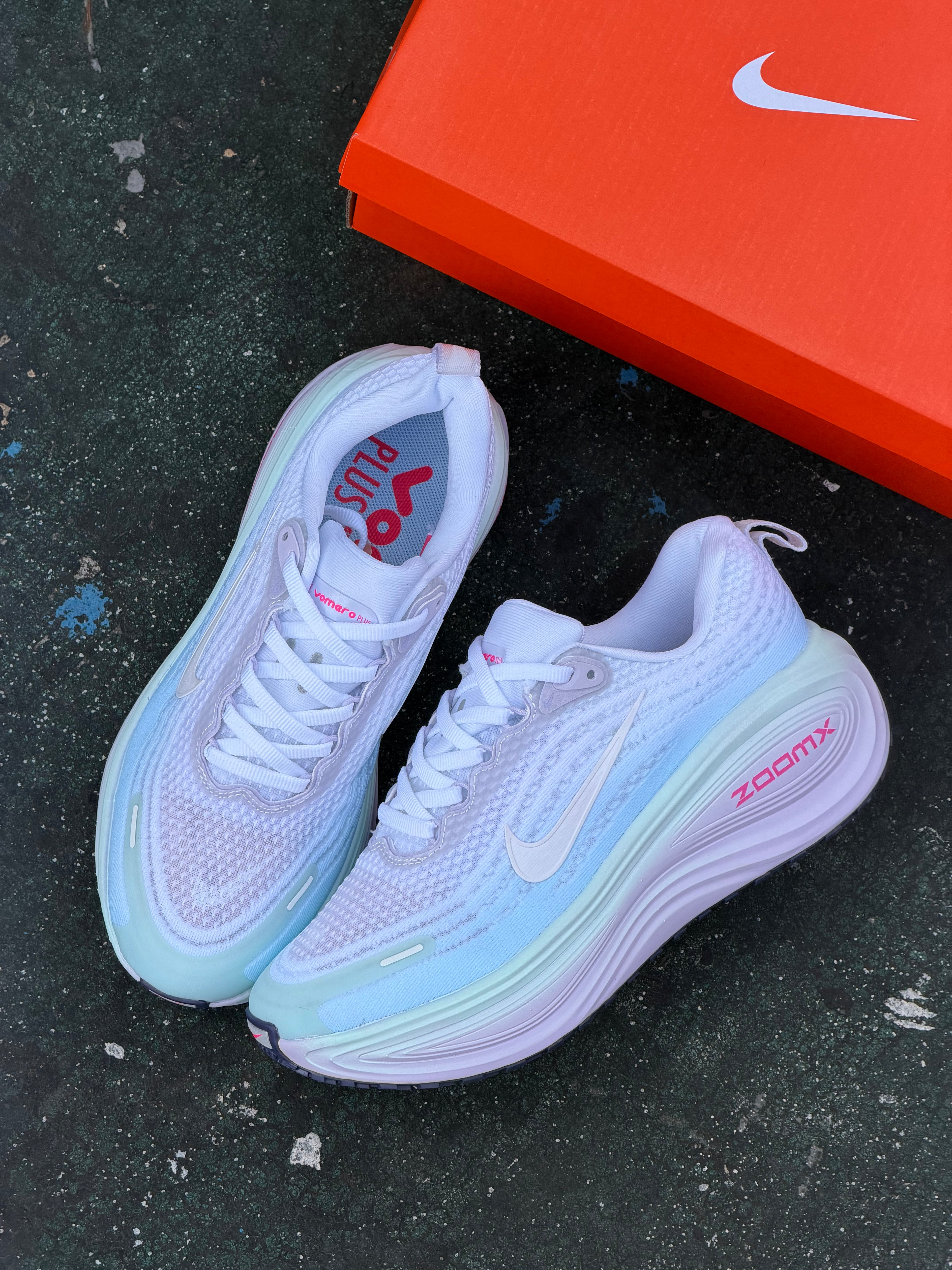 Nike Vomero Plus