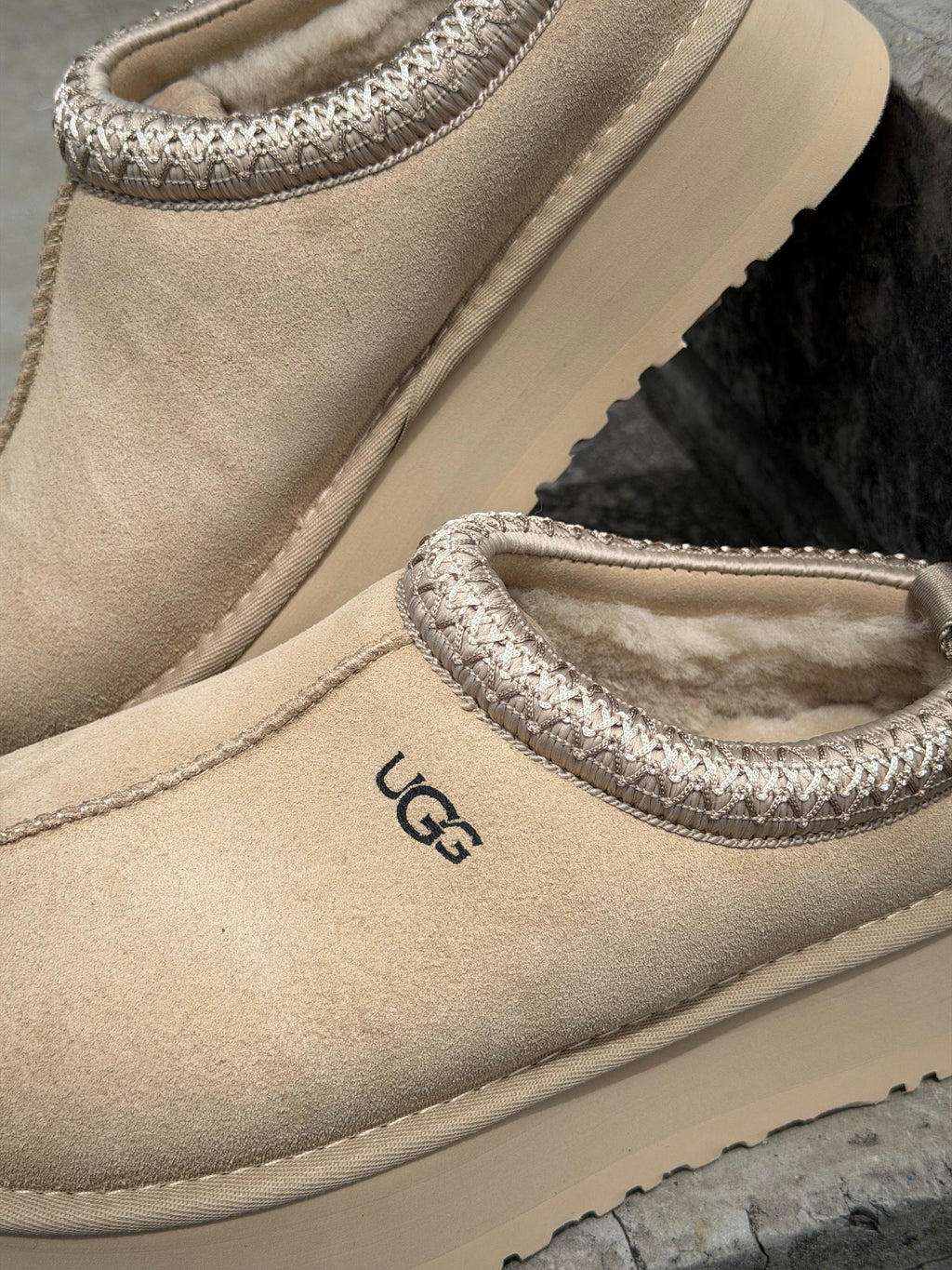 UGG
