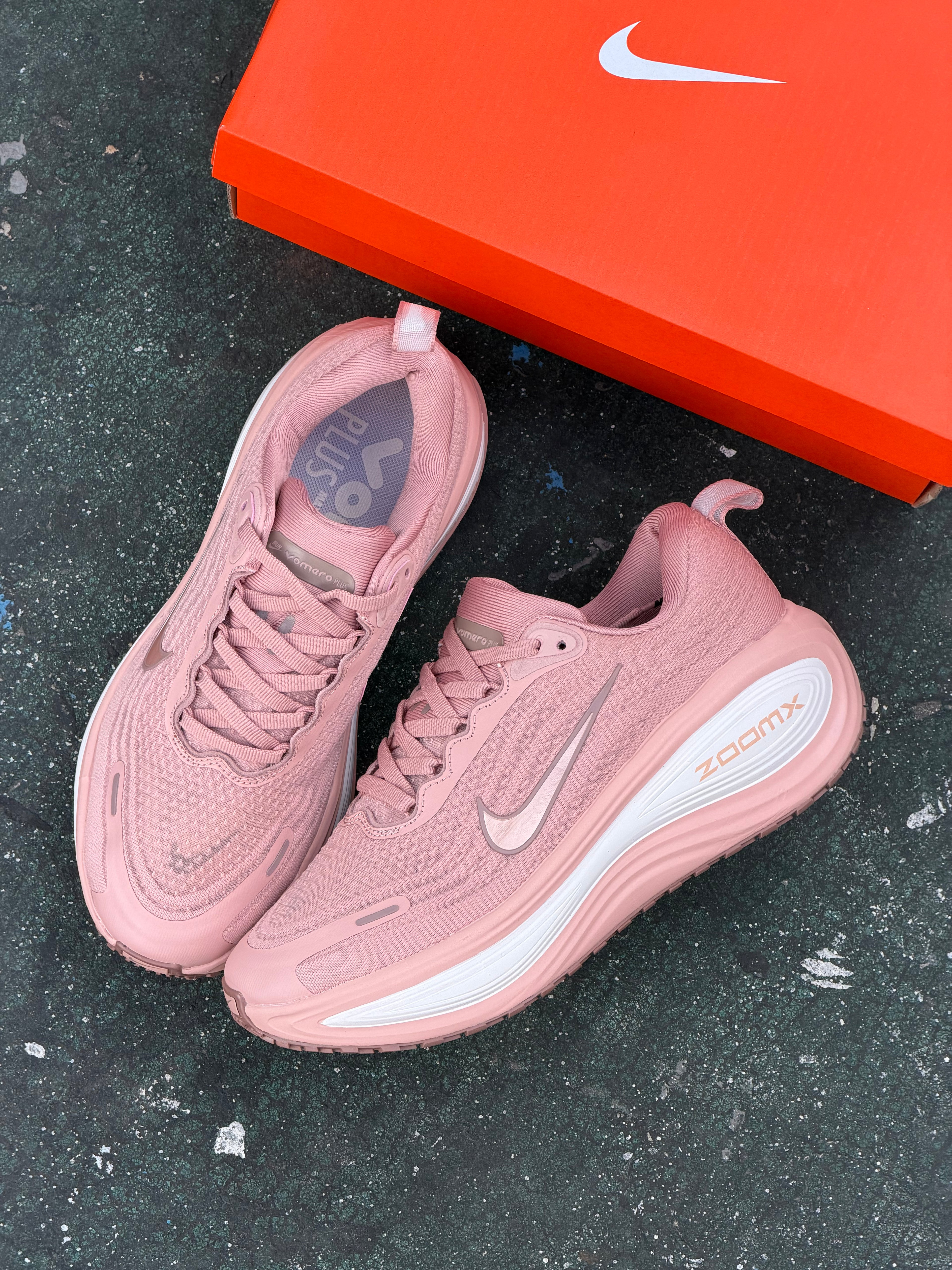 Nike Vomero Plus